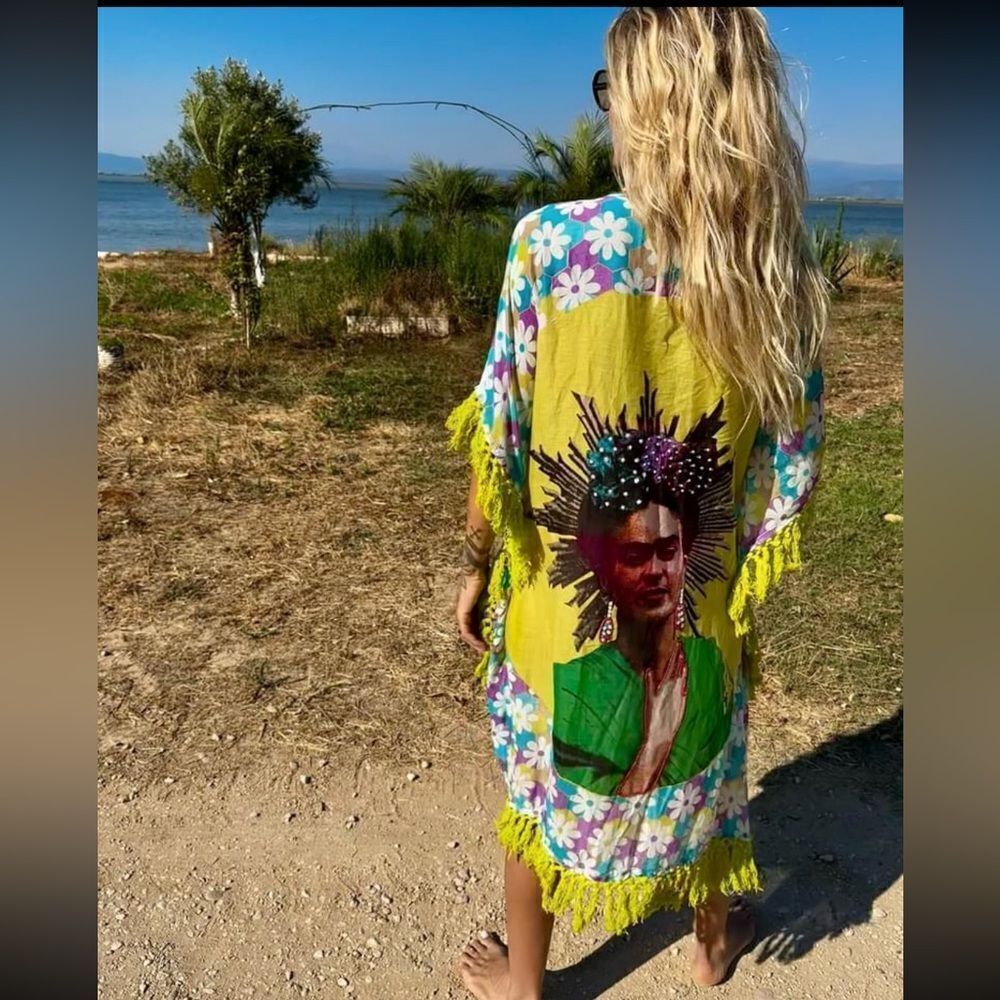 ANTHROPOLOGIE KITSCH & POP ONE SIZE FRIDAY KAHLO EMBROIDERED KIMONO tunic